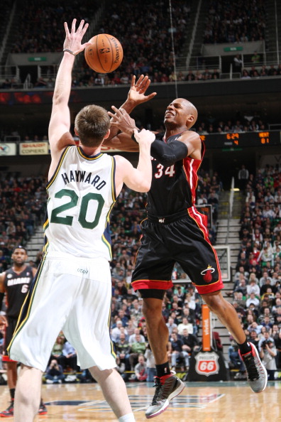 传和禁区内 传和禁区内